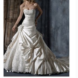 Maggie soterro wedding dress